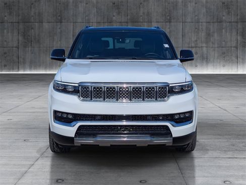 Used 2024 Jeep Grand Wagoneer L Series III image 10