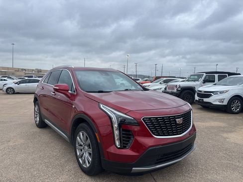 Used 2021 Cadillac XT4 Premium Luxury image 1