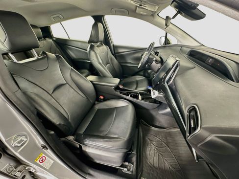 Used 2017 Toyota Prius Prime Premium FWD image 29