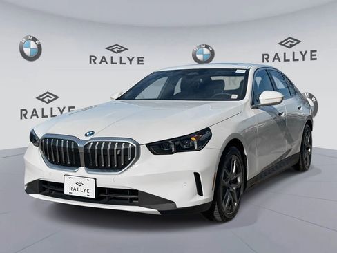 Certified 2025 BMW i5 xDrive40 w/ Premium Package AWD/4WD image 3