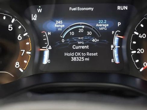 Used 2025 Jeep Compass Limited image 28