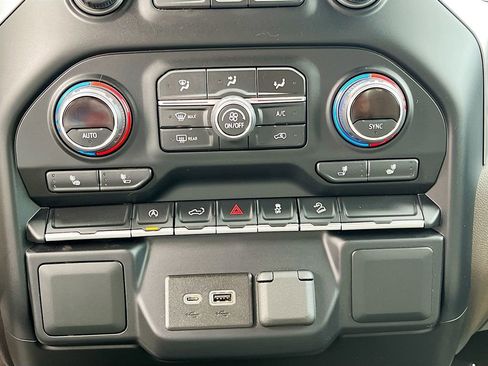 Used 2022 Chevrolet Silverado 1500 RST image 15