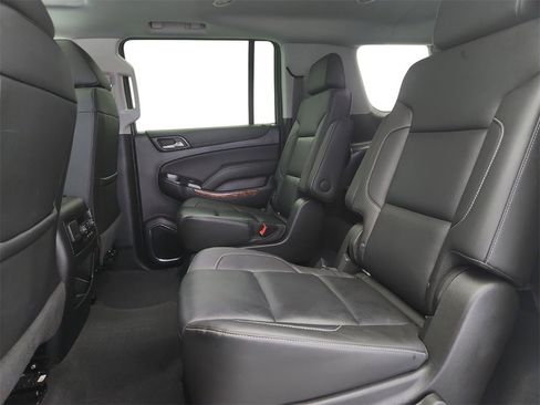 Used 2019 Chevrolet Suburban Premier image 25
