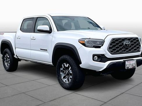 Used 2023 Toyota Tacoma TRD Off-Road image 2