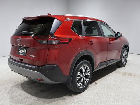 Used 2023 Nissan Rogue SV w/ SV Premium B Package image 2
