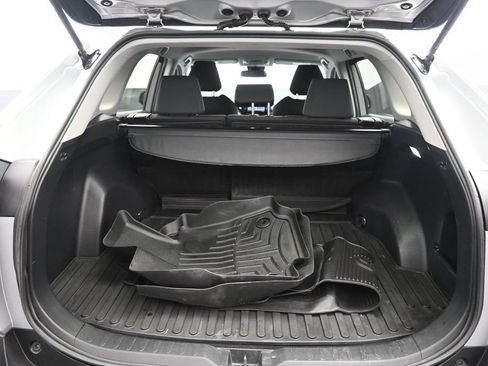 Certified 2022 Toyota RAV4 LE AWD/4WD image 21