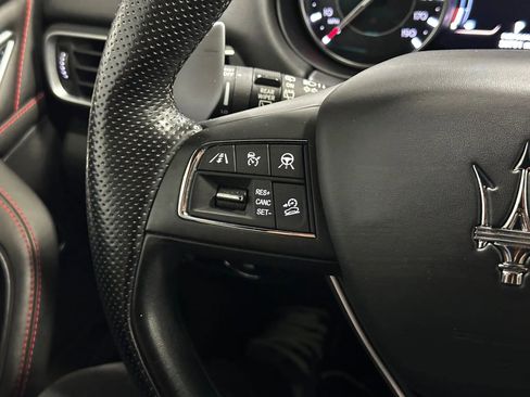 Used 2022 Maserati Levante Modena image 32