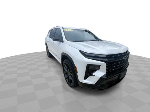 Certified 2024 Chevrolet Traverse RS image 2