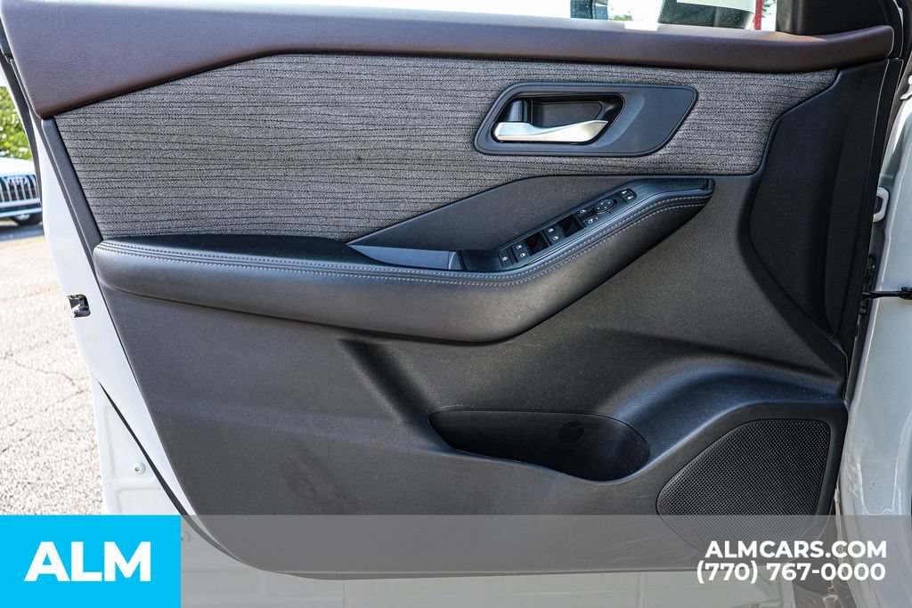 Used 2023 Nissan Rogue SV FWD image 43
