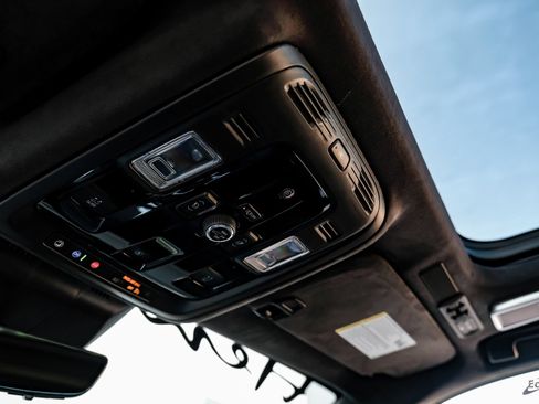 Used 2025 Cadillac Escalade V image 38