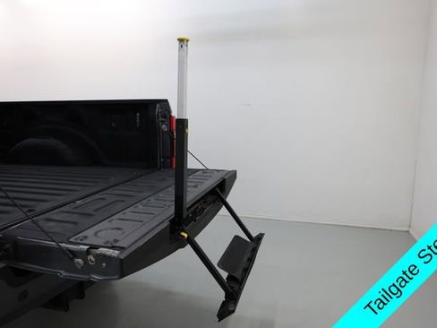 Used 2022 Ford F250 Lariat w/ Black Appearance Package image 44