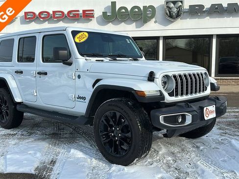 Used 2025 Jeep Wrangler Unlimited Sahara image 1