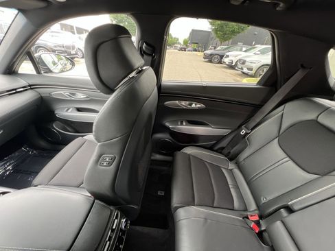 Used 2023 Genesis GV70 2.5T w/ Sport Prestige Package AWD/4WD image 3
