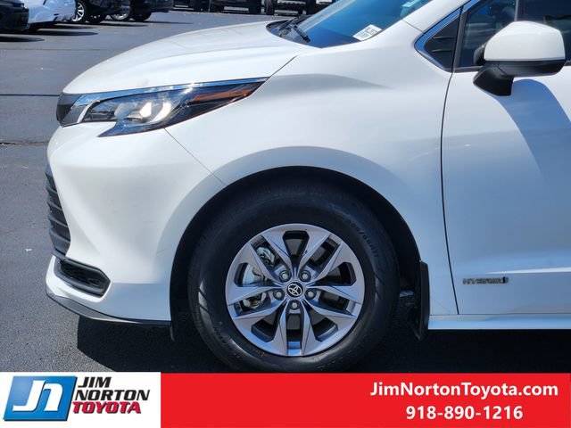Used 2021 Toyota Sienna LE FWD image 9