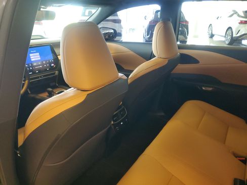 Used 2024 Lexus RX 350 Premium w/ Accessory Package (Z1) FWD image 16