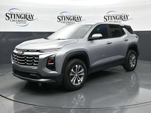 Used 2026 Chevrolet Equinox LT w/ Safety and Technology Package AWD/4WD image 3