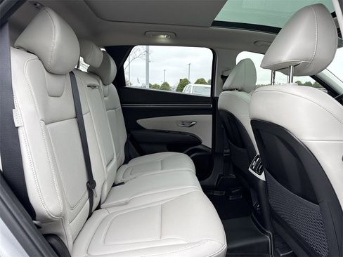 Used 2024 Hyundai Tucson Limited image 17