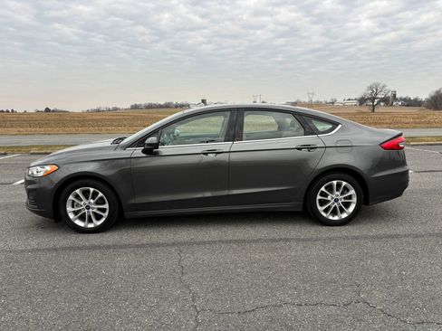 Used 2020 Ford Fusion SE image 11