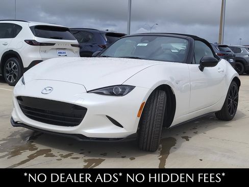 New 2026 MAZDA MX-5 Miata Club w/ Interior Package RWD image 2