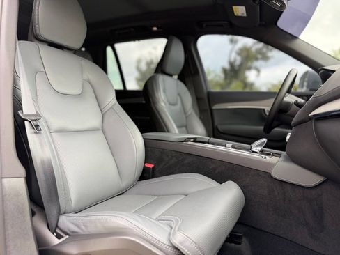 Used 2025 Volvo XC90 B6 Ultra w/ Protection Package AWD/4WD image 18
