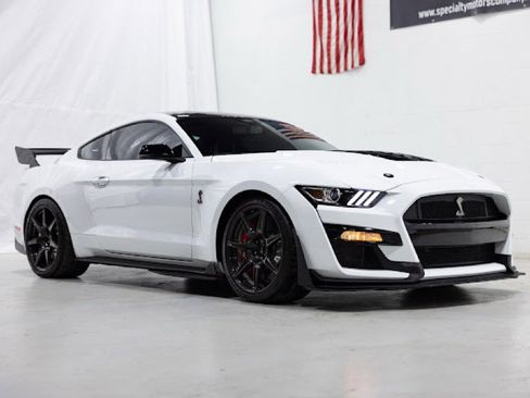 Used 2021 Ford Mustang Shelby GT500 w/ Carbon Fiber Track Pack image 13