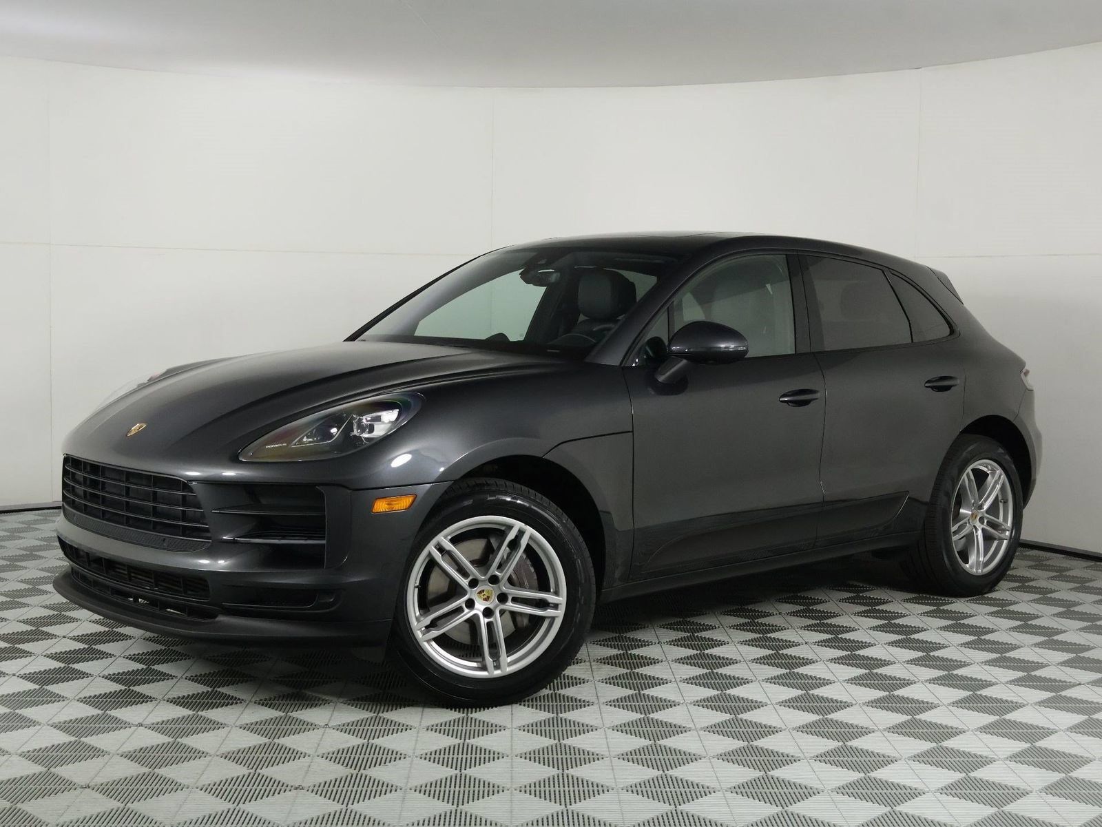 Certified 2021 Porsche Macan AWD/4WD image 35