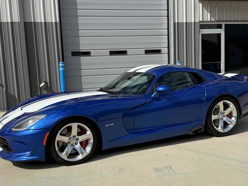 Used 2013 SRT Viper GTS w/ GTS Laguna Interior Pkg image 9