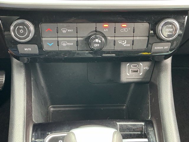 Used 2024 Jeep Compass Latitude AWD/4WD image 31