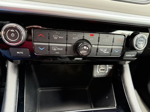 Used 2025 Jeep Compass Limited AWD/4WD image 26