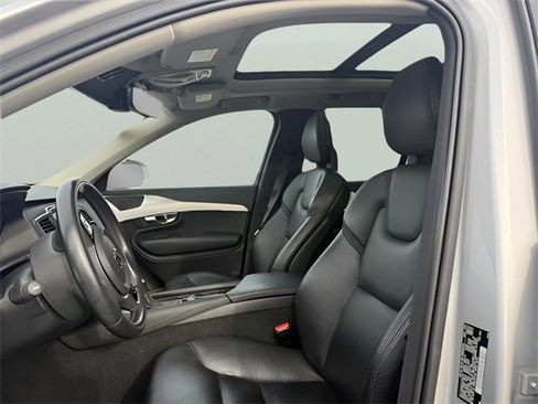 Used 2018 Volvo XC90 T5 Momentum w/ Convenience Package image 15