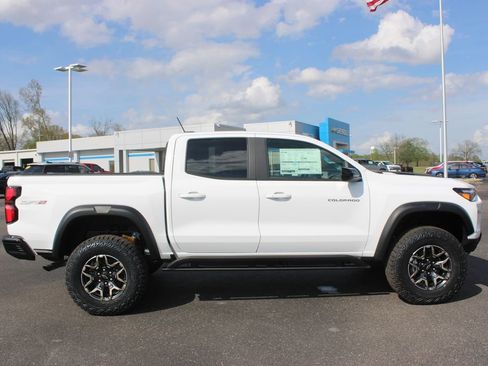 New 2026 Chevrolet Colorado ZR2 image 11