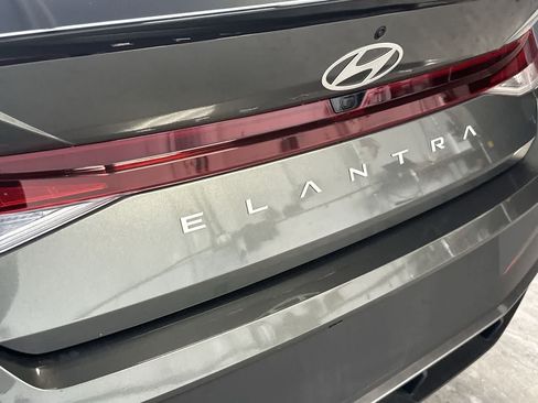 Used 2025 Hyundai Elantra Sport FWD image 10