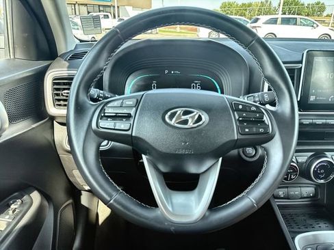 Used 2026 Hyundai Venue SEL FWD image 14