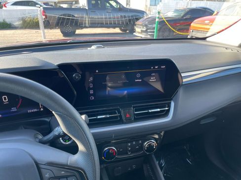 Used 2025 Chevrolet TrailBlazer LT image 21