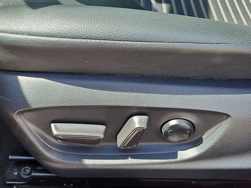 Used 2021 Toyota Camry SE image 34