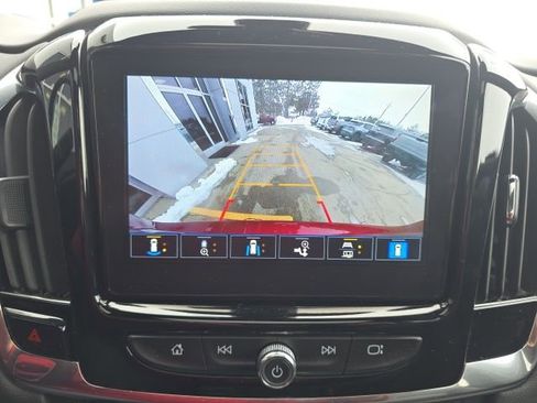 Used 2023 Chevrolet Traverse High Country w/ LPO, Floor Liner Package AWD/4WD image 32