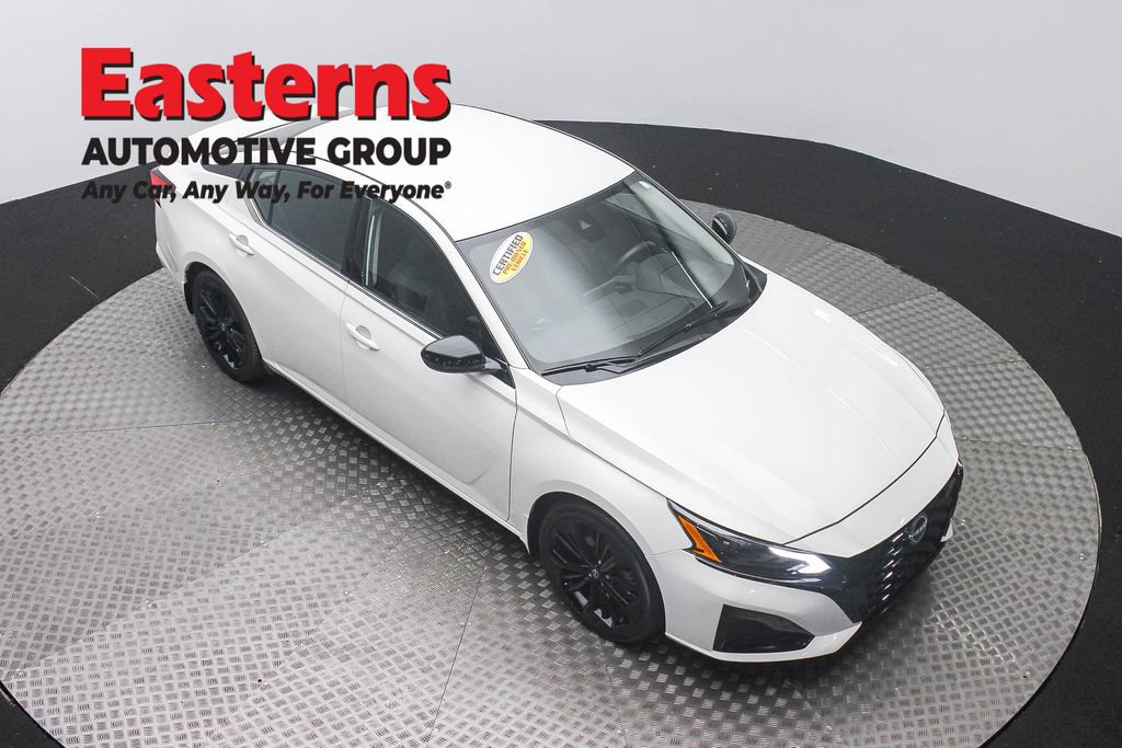 Used 2023 Nissan Altima 2.5 SR FWD image 5