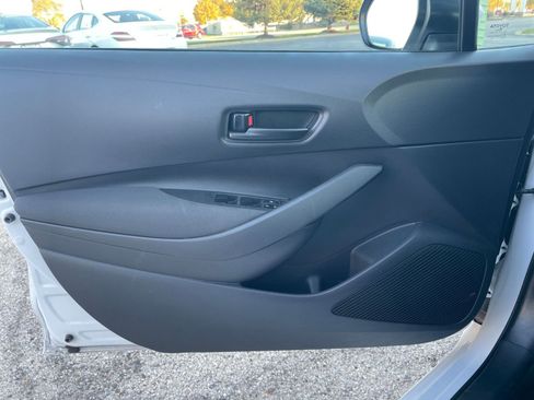 Used 2025 Toyota Corolla LE image 20