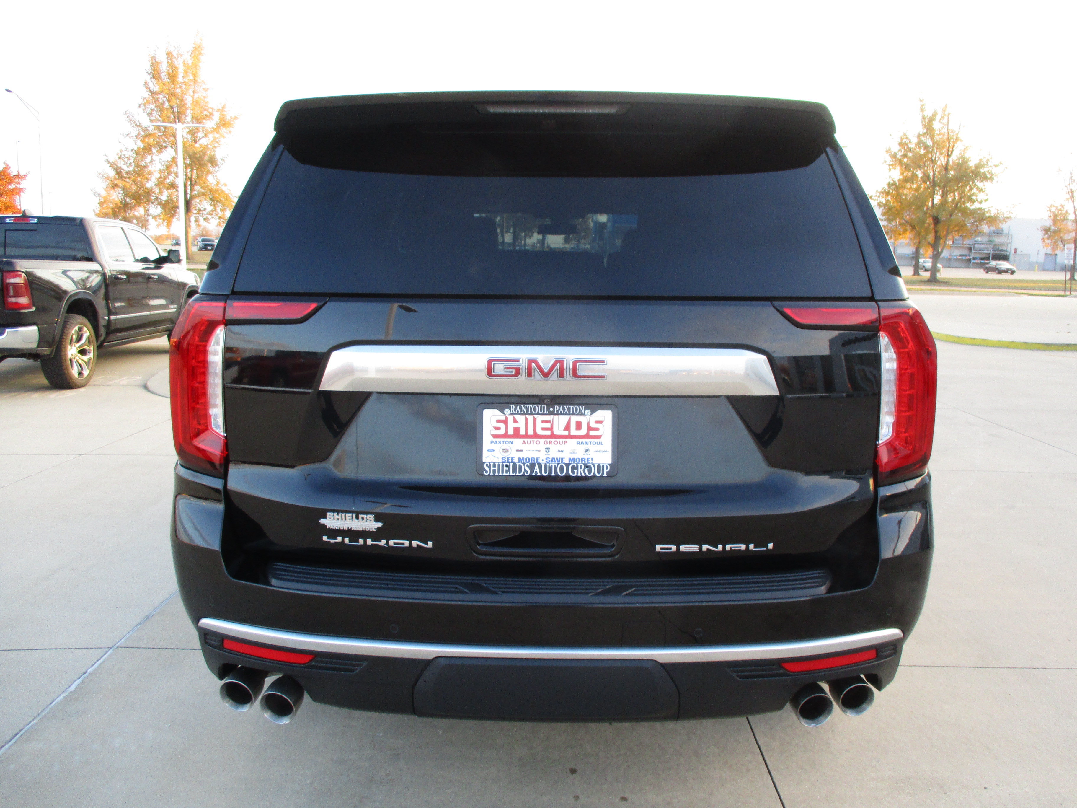 Used 2022 GMC Yukon XL Denali w/ Max Trailering Package AWD/4WD image 4