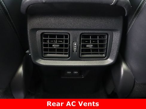 Used 2024 Toyota Venza LE image 33