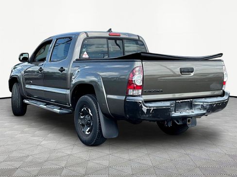 Used 2015 Toyota Tacoma PreRunner w/ SR5 Package RWD image 4