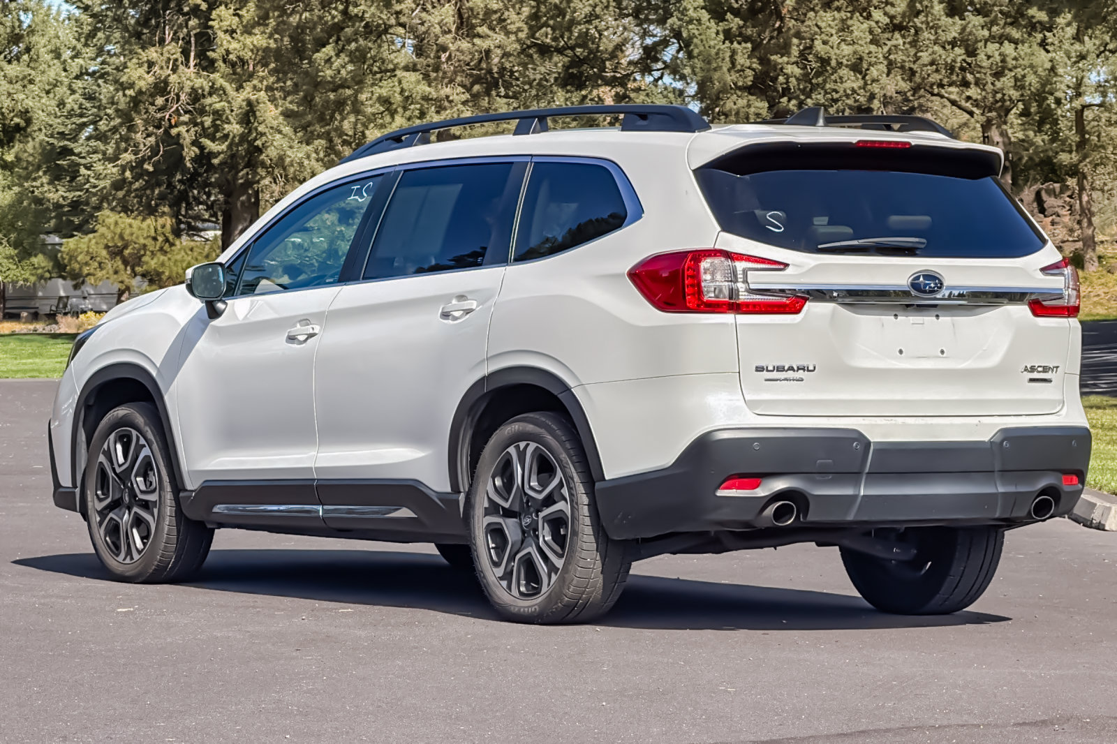 Used 2023 Subaru Ascent Limited AWD/4WD image 6
