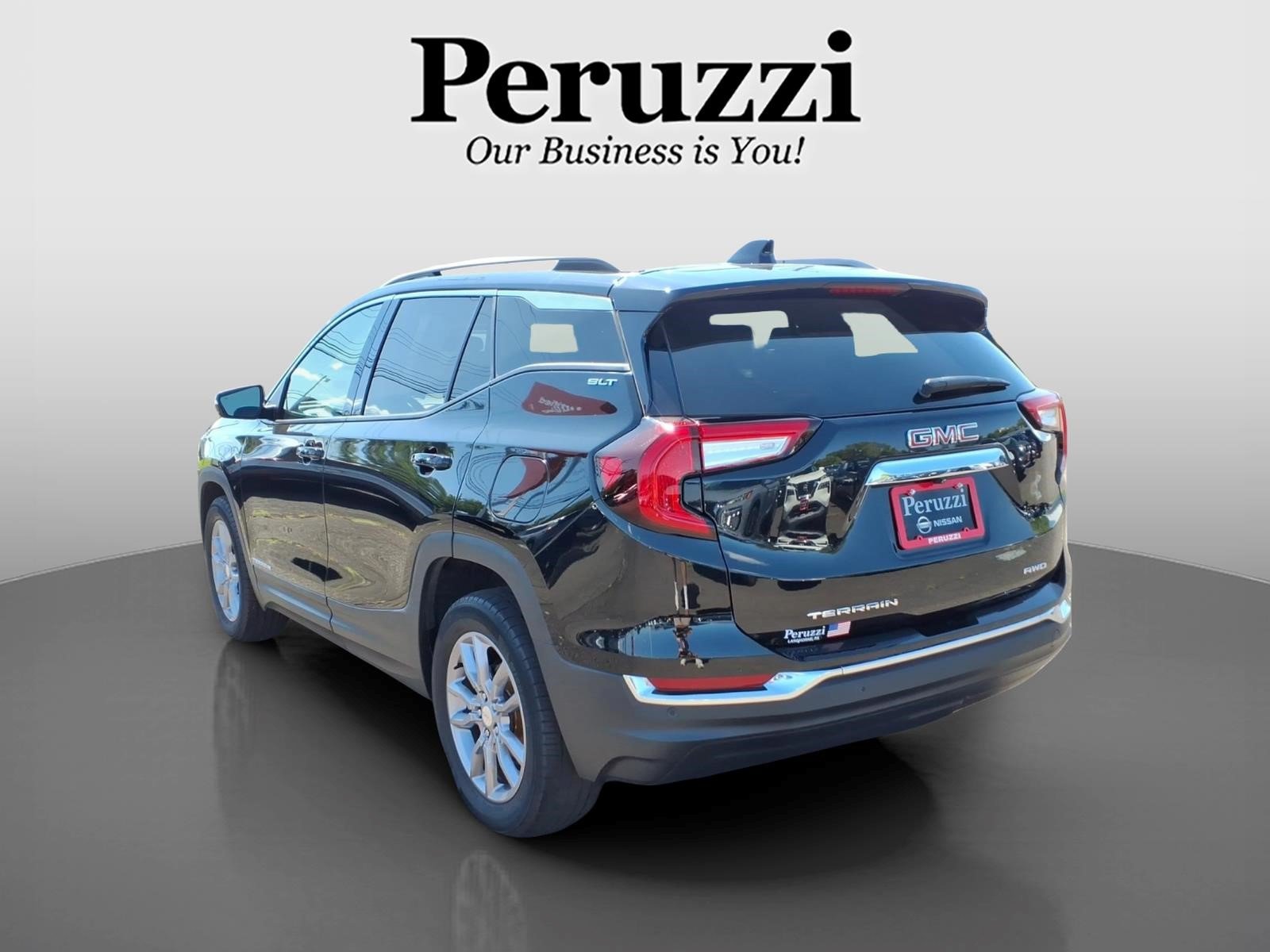 Used 2023 GMC Terrain SLT AWD/4WD image 6