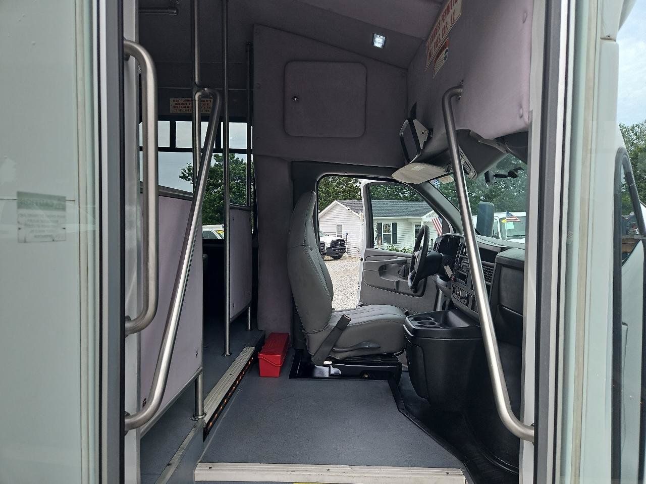 Used 2015 Chevrolet Express 3500 w/ Shuttle Bus Package RWD image 24
