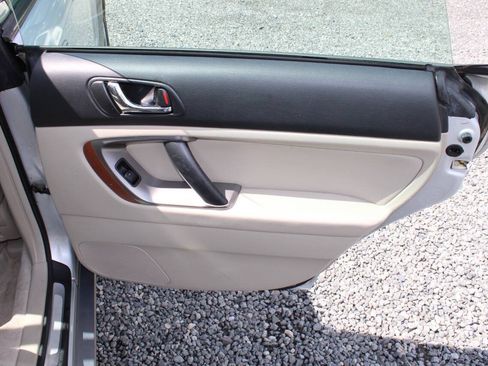 Used 2005 Subaru Outback 3.0R L.L. Bean AWD/4WD image 23