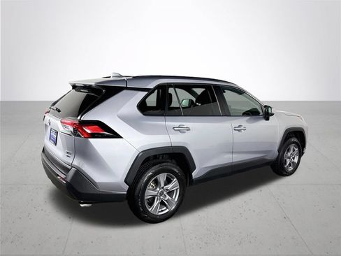 Used 2022 Toyota RAV4 XLE w/ Convenience Package AWD/4WD image 6