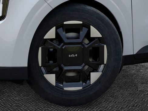 New 2026 Kia Carnival EX image 9