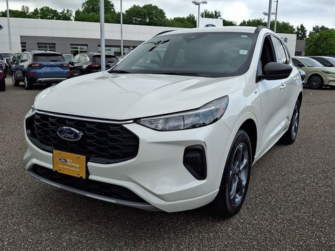 Certified 2023 Ford Escape ST-Line w/ Tech Pack #1 AWD/4WD image 4