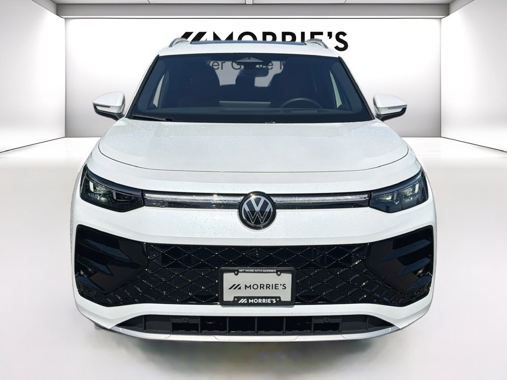 Used 2026 Volkswagen Tiguan SEL R-Line AWD/4WD image 2