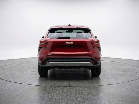 Used 2025 Chevrolet Trax LT image 7